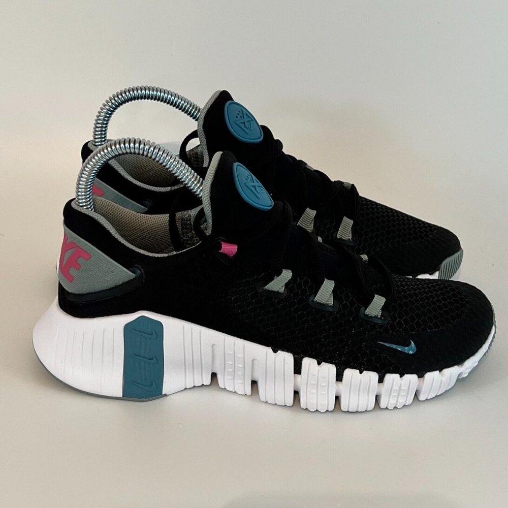 Nike Women's Free Metcon 4 CZ0596- 004 Black White Sneaker Shoes Size 5 5.5 12